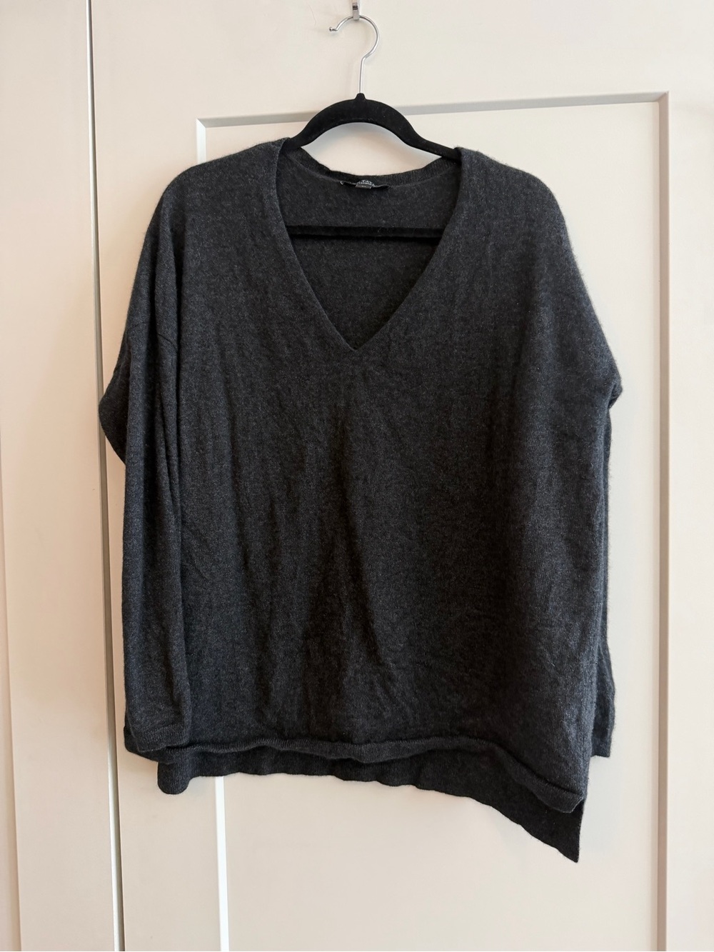 Ann Taylor Charcoal V-Neck Pullover Cashmere Sweater